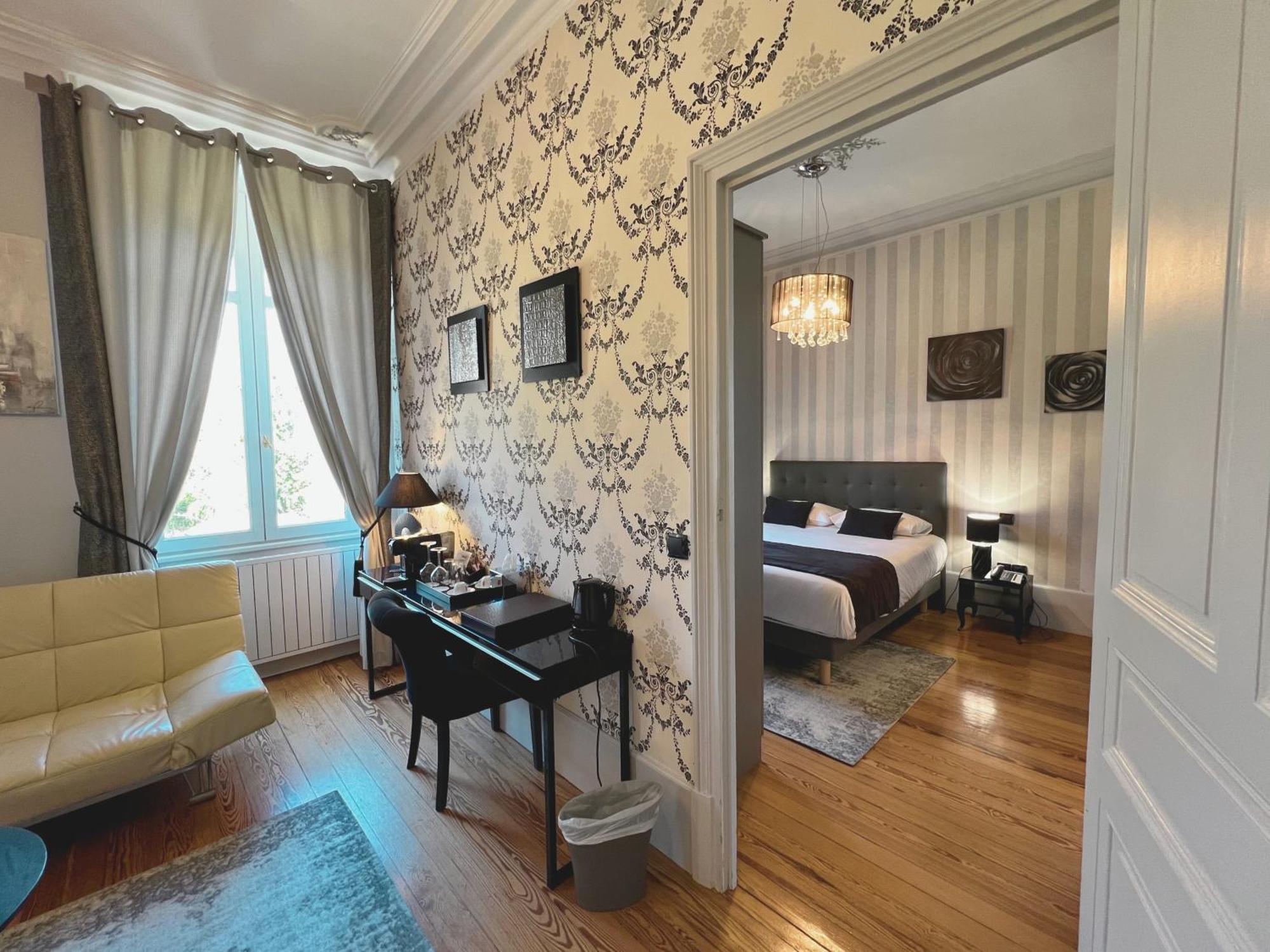 Chateau De Challanges 4* Beaune (Cote d'Or)